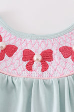 Load image into Gallery viewer, Blue bow pearl smocked ruffle shorts set