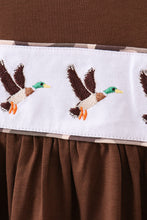 Load image into Gallery viewer, Camouflage duck embroidery ruffle pants set