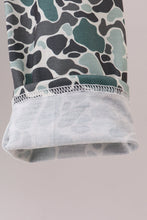 Load image into Gallery viewer, Camouflage fish embroidery ruffle pants set