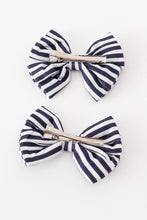 Load image into Gallery viewer, Orange piggie hair bow