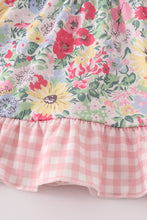 Load image into Gallery viewer, Pink floral bow ruffle shorts set