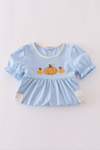 Load image into Gallery viewer, Blue pumpkin french knot ruffle shorts set