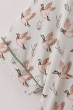 Load image into Gallery viewer, Green duck print bamboo mom pajamas set