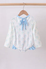 Load image into Gallery viewer, Blue I love MOM embroidery hydrangea rashgaurd