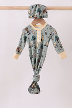 Load image into Gallery viewer, Green character bamboo 2pc gown
