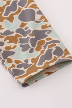 Load image into Gallery viewer, Halloween camouflage applique mom top
