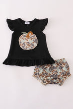 Load image into Gallery viewer, Black camouflage pumpkin applique bloomer set
