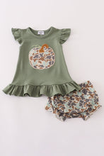 Load image into Gallery viewer, Camouflage print pumpkin applique ruffle bloomer set
