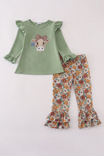 Load image into Gallery viewer, Green cow applique floral print ruffle pants set
