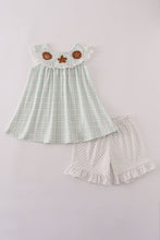 Load image into Gallery viewer, Green plaid sea shell french knot ruffle shorts est
