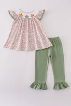 Load image into Gallery viewer, Pink pumpkin smocked floral ruffle pants set
