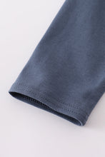 Load image into Gallery viewer, Navy hunting embroidery top
