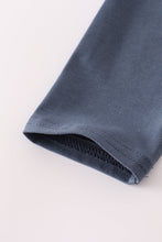 Load image into Gallery viewer, Navy character embroidery top
