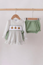 Load image into Gallery viewer, Green turkey embroidery ruffle bloomer set
