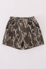 Load image into Gallery viewer, Camouflage print shorts
