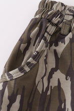 Load image into Gallery viewer, Camouflage print shorts
