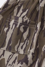Load image into Gallery viewer, Camouflage print shorts
