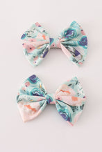Load image into Gallery viewer, Green garden serenity print girl piggie hair bow
