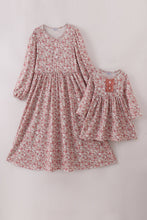 Load image into Gallery viewer, Floral print mom&amp;me dress
