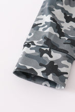 Load image into Gallery viewer, Camouflage farm tractor applique pants set
