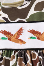 Load image into Gallery viewer, Camouflage duck embroidery set

