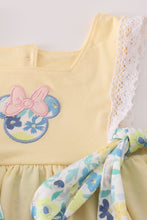 Load image into Gallery viewer, Yellow floral character applique shorts set
