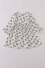 Load image into Gallery viewer, Green duck print rufle dress
