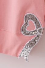 Load image into Gallery viewer, Pink MINI bow glitter mom&amp;me top
