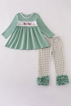 Load image into Gallery viewer, Green duck embroidery ruffle pants set
