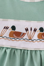 Load image into Gallery viewer, Green duck embroidery ruffle pants set
