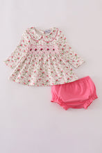 Load image into Gallery viewer, Pink rose hand smocked bloomer set
