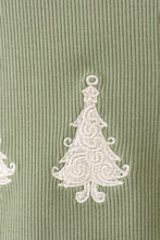 Load image into Gallery viewer, Green christmas tree ribbon embroidery bubble

