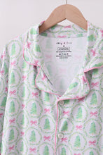 Load image into Gallery viewer, Green christmas tree mom pajama set
