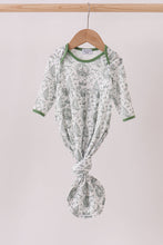 Load image into Gallery viewer, Green christmas tree print gown
