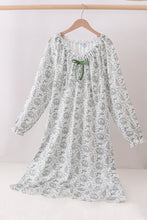 Load image into Gallery viewer, Green christmas tree print mom pajama
